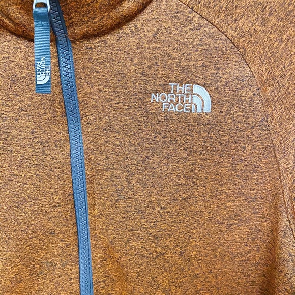 Orange North Face Thermal - Picture 2 of 12